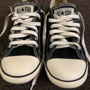 Unisex Black Converse (Men’s 6, Women’s 8)